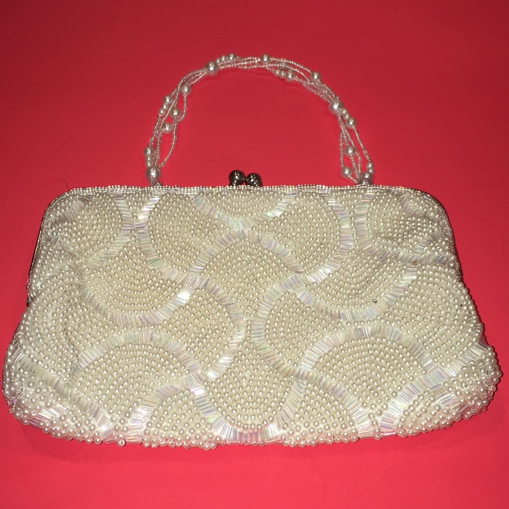 La Regale beaded purse